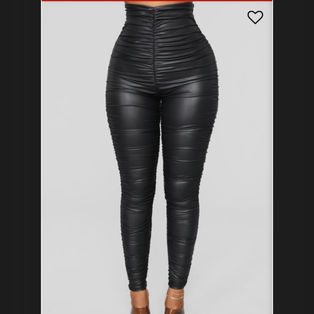 Fashion nova leggings